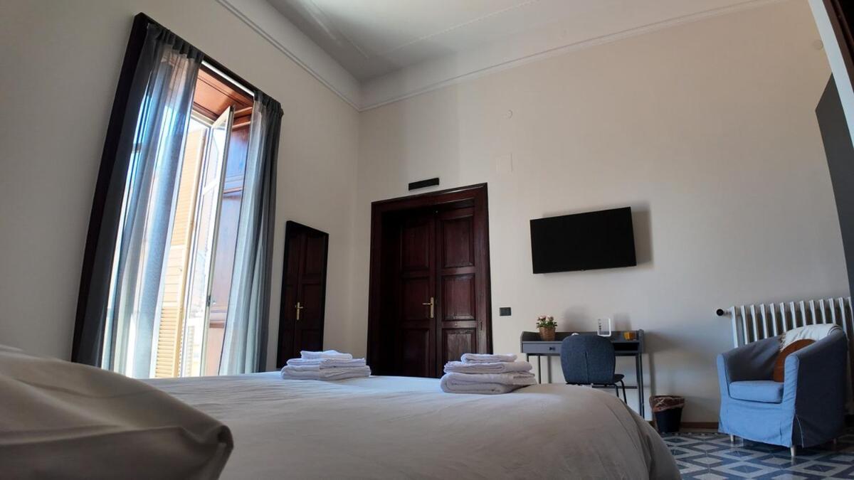 Casa Manu Nuovo Appartamento In Centro Storico Benevento Buitenkant foto